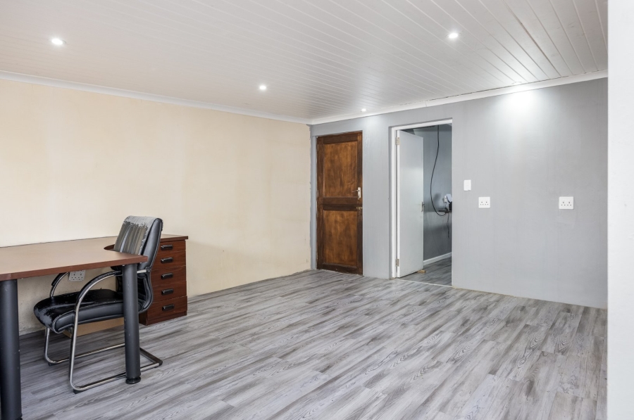 2 Bedroom Property for Sale in De Oude Spruit Western Cape